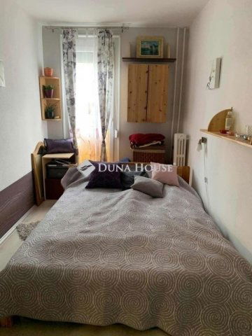 Eladó panellakás, Pécsett 42.9 M Ft, 2 szobás