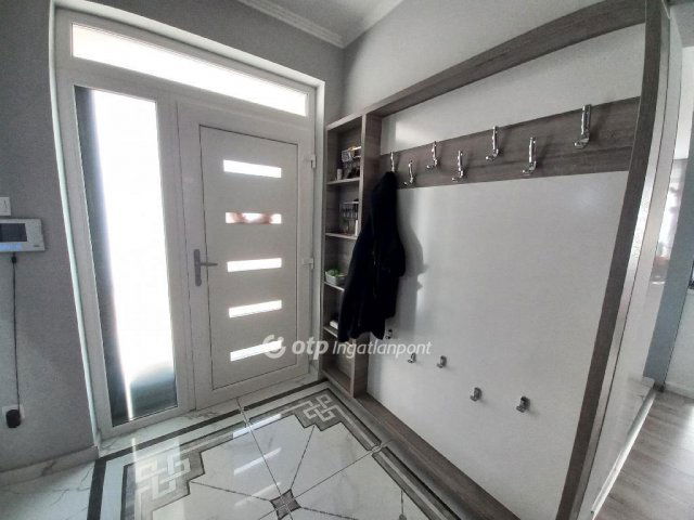 Eladó családi ház, Erdőkertesen 155 M Ft, 4 szobás