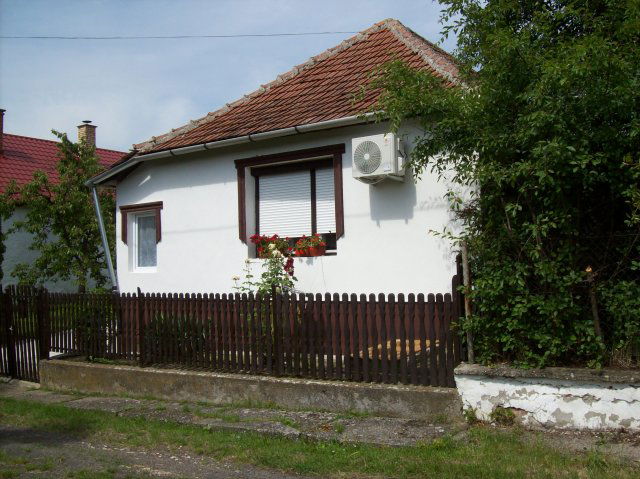 Eladó családi ház, Fonyon 19.9 M Ft, 4 szobás
