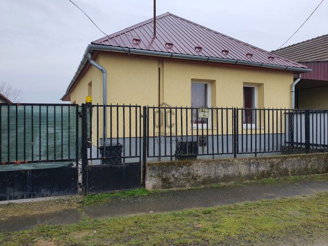Eladó családi ház, Nyírlövőn 13.9 M Ft, 2 szobás