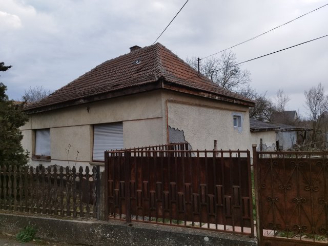 Eladó családi ház, Zagyvaszántón 23 M Ft, 2 szobás