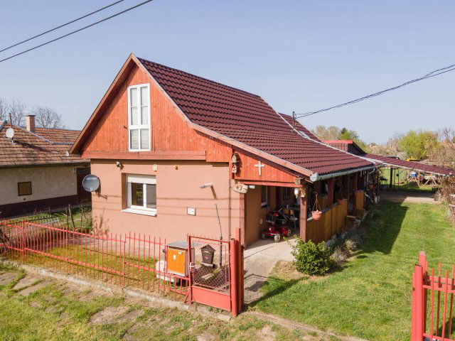 Eladó családi ház, Vámosmikolán 33.9 M Ft, 2 szobás