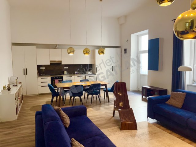 Eladó téglalakás, Budapesten, V. kerületben, Szemere utcában