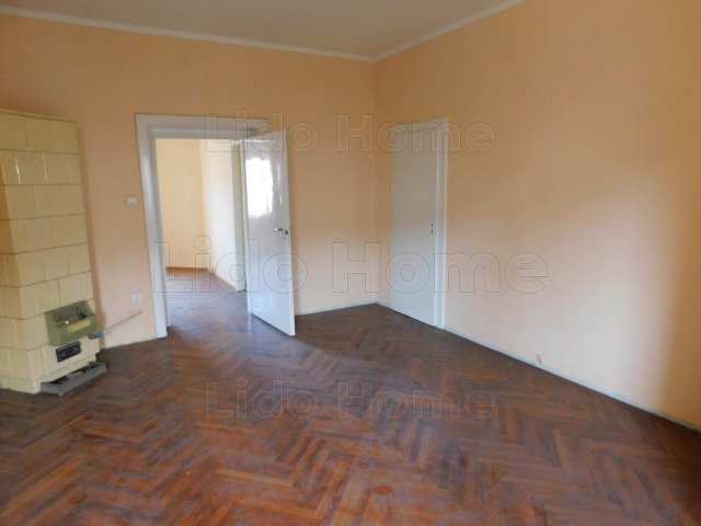 Eladó téglalakás, Győrött 44.99 M Ft, 9 szobás