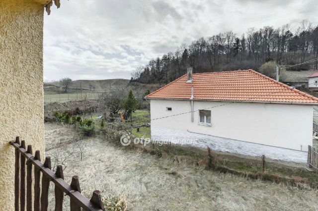 Eladó családi ház, Cereden 15 M Ft, 4 szobás