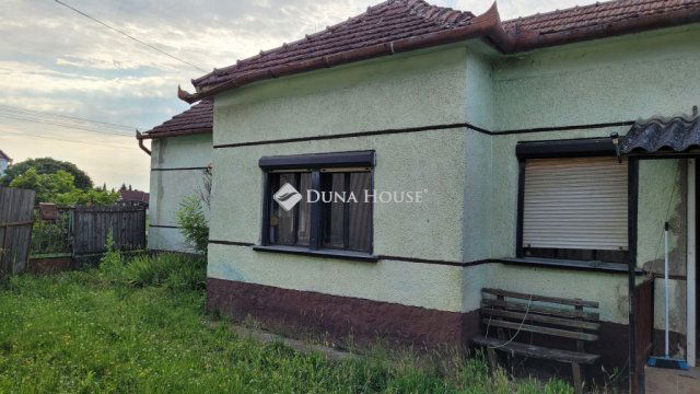 Eladó családi ház, Csurgón 9.9 M Ft, 3 szobás