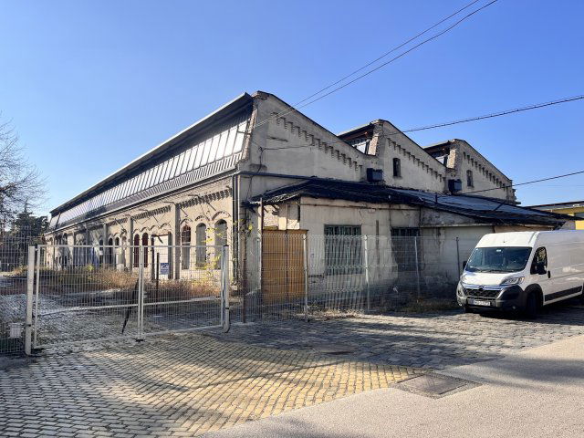 Eladó ipari ingatlan, Budapesten, XXI. kerületben 430 M Ft