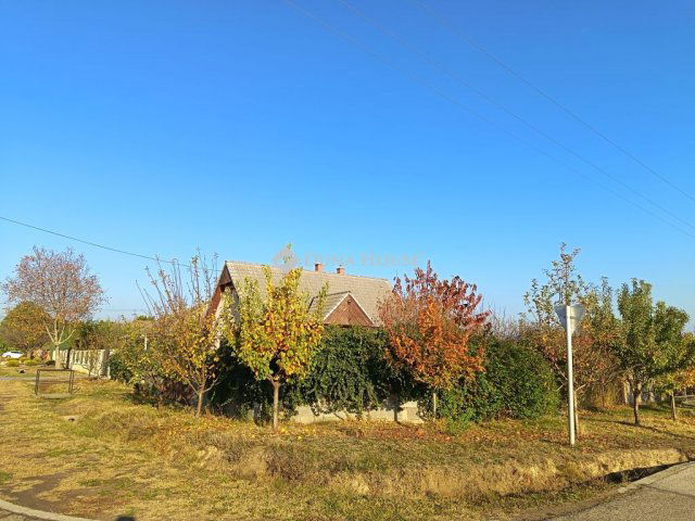 Eladó családi ház, Dányon 46 M Ft, 1+2 szobás