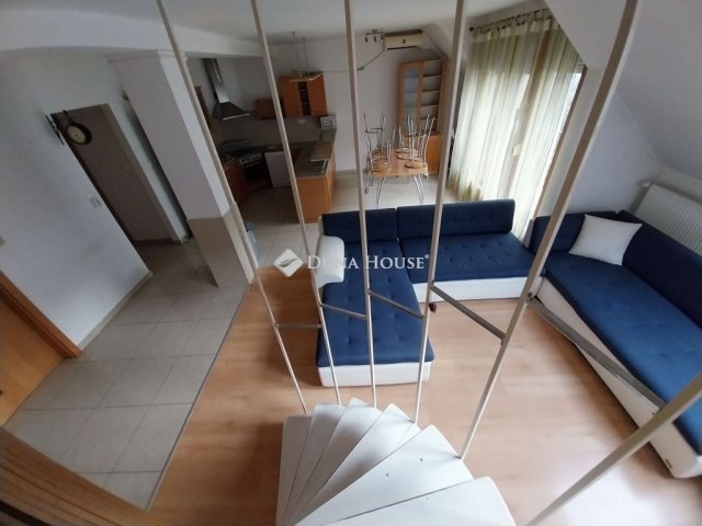 Eladó téglalakás, Pécsett 99.99 M Ft, 6 szobás