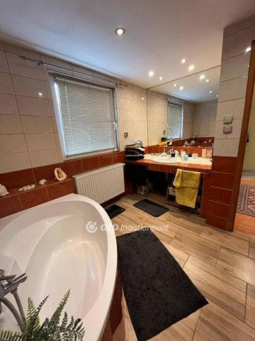 Eladó családi ház, Érden 78.5 M Ft, 3+1 szobás