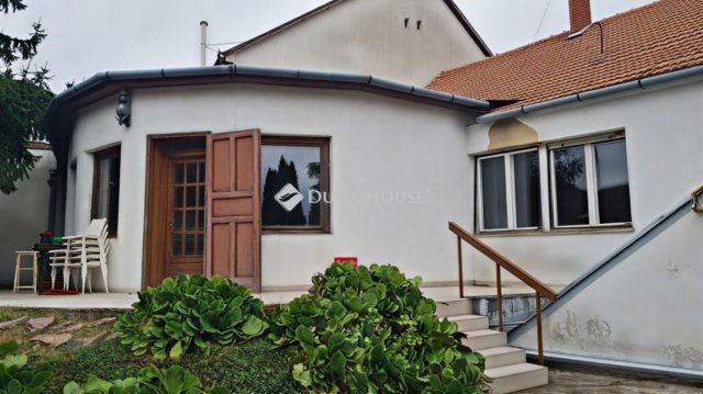 Kiadó téglalakás, albérlet, Pécsett 130 E Ft / hó, 2 szobás
