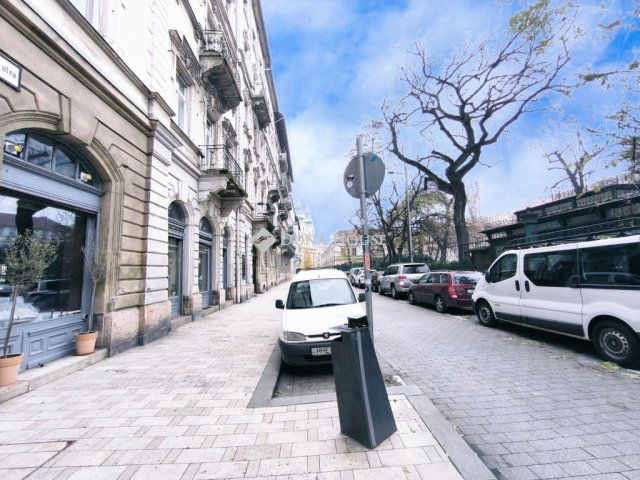 Eladó téglalakás, V. kerületben, Henszlmann Imre utcában