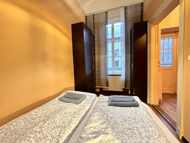 Kiadó téglalakás, albérlet, I. kerületben, Batthyány utcában