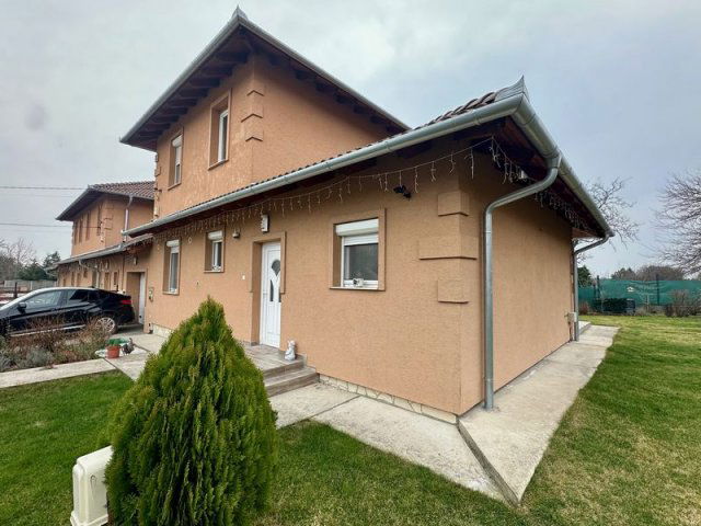 Eladó ikerház, Érden 169.9 M Ft, 4 szobás / költözzbe.hu
