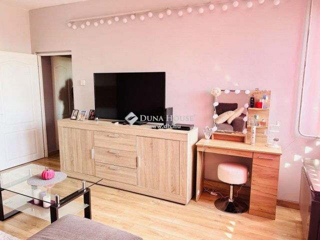 Eladó téglalakás, Nagykanizsán 27.5 M Ft, 2 szobás