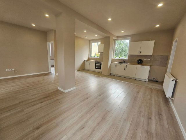 Eladó családi ház, Debrecenben 119.9 M Ft, 5 szobás