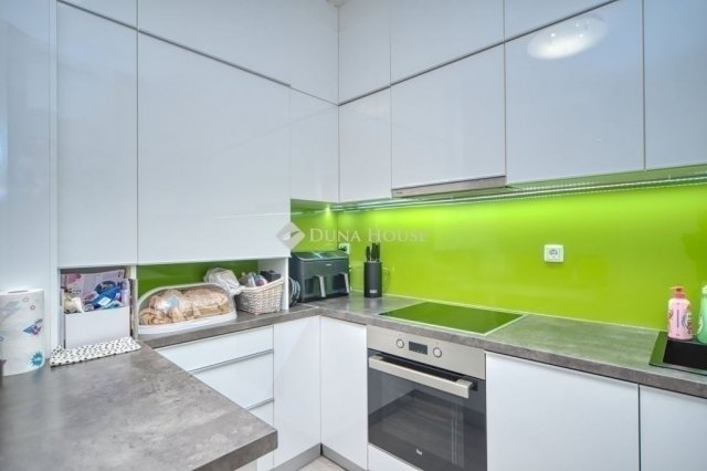 Eladó sorház, Budapesten, X. kerületben 129.9 M Ft, 4 szobás