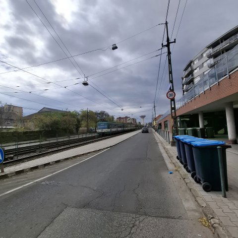 Eladó üzlethelyiség, XXI. kerületben, II. Rákóczi Ferenc úton