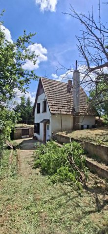 Eladó családi ház, Pécsett 15.99 M Ft, 1 szobás