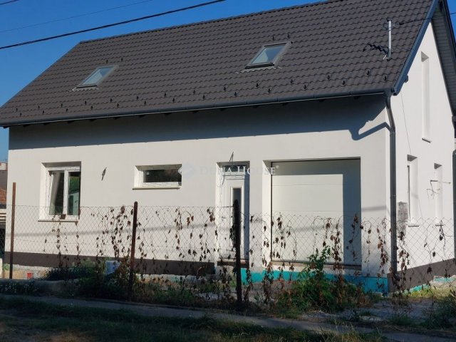 Eladó családi ház, Gödön 119 M Ft, 4 szobás