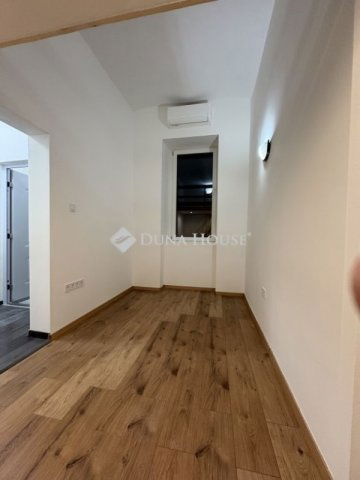 Eladó téglalakás, Budapesten, VII. kerületben 38 M Ft, 1 szobás