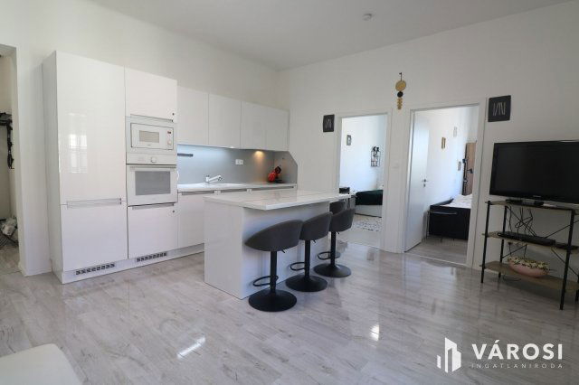 Kiadó téglalakás, albérlet, Szegeden 390 E Ft / hó, 4 szobás