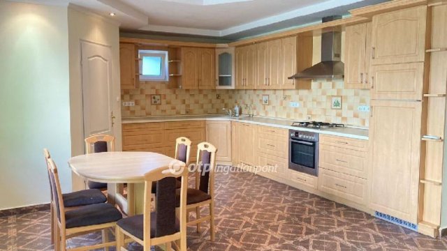 Kiadó családi ház, albérlet, Dunakeszin 450 E Ft / hó, 4 szobás