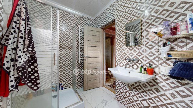 Eladó családi ház, Halmajon 35 M Ft, 3 szobás