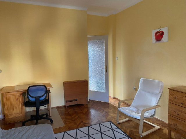 Kiadó téglalakás, albérlet, Pécsett, Sánc utcában, 3 szobás