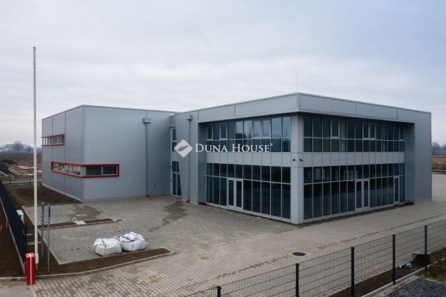 Kiadó ipari ingatlan, Debrecenben 5676 E Ft / hó