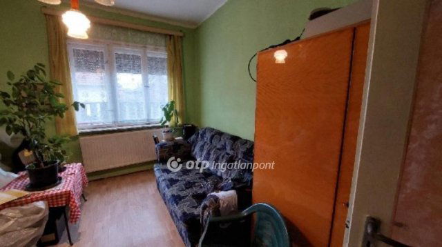 Eladó családi ház, Kisújszálláson 14.7 M Ft, 2 szobás