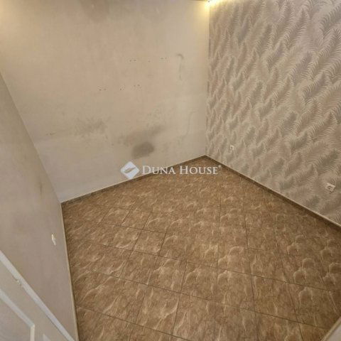 Eladó üzlethelyiség, Lajosmizsén 26.9 M Ft, 2 szobás