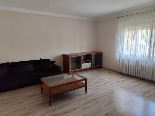Kiadó téglalakás, albérlet, Kecskeméten 180 E Ft / hó