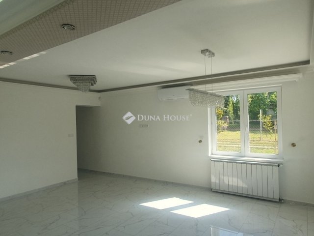 Eladó családi ház, Dunakeszin 119.999 M Ft, 3 szobás