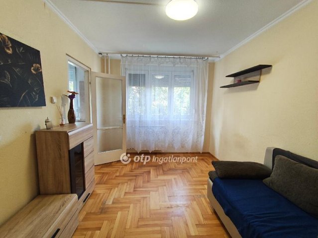 Eladó panellakás, Budaörsön 69.5 M Ft, 2 szobás