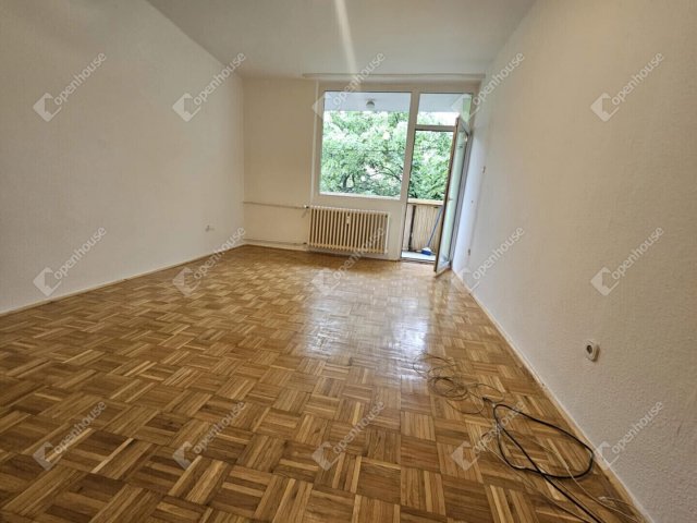 Eladó téglalakás, Tatabányán 0.18 M Ft, 2 szobás