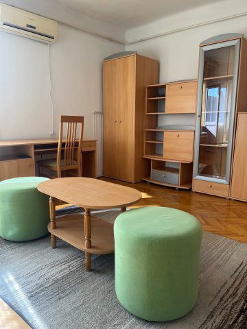 Kiadó téglalakás, albérlet, Pécsett, Garay utcában, 1 szobás