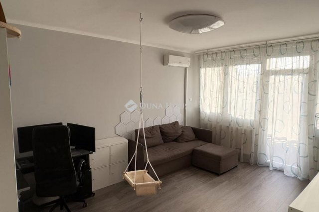 Eladó panellakás, Gödöllőn 66.5 M Ft, 2 szobás