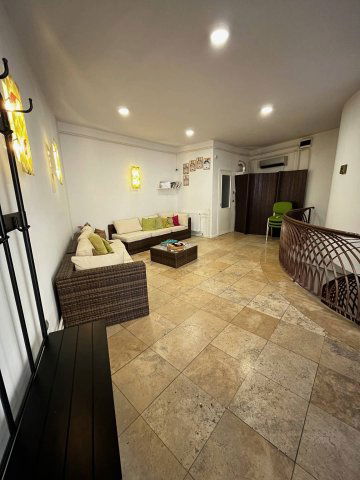 Eladó üzlethelyiség, Pécsett 39.9 M Ft, 2 szobás