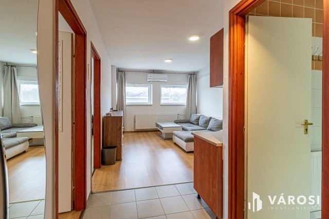 Eladó téglalakás, Szegeden 45 M Ft, 3 szobás