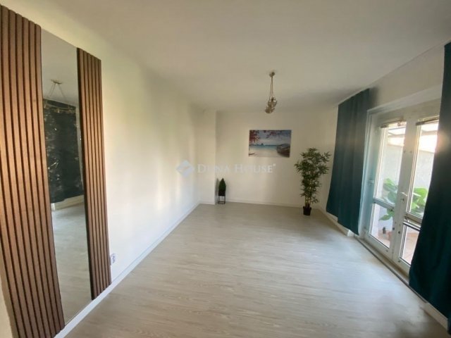 Eladó téglalakás, Budapesten, XI. kerületben 65 M Ft, 1 szobás