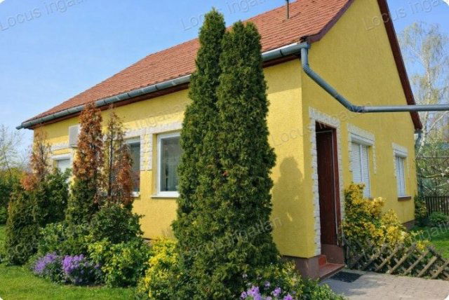 Eladó családi ház, Tiszatenyőn 31 M Ft, 3 szobás