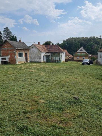Eladó családi ház, Surdon 10.5 M Ft, 2 szobás