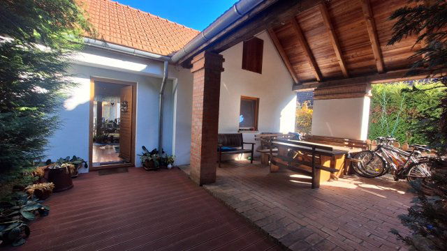 Eladó családi ház, Gödöllőn 159.9 M Ft, 5 szobás