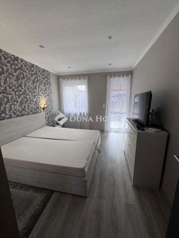 Eladó téglalakás, Harkányban 55 M Ft, 2 szobás