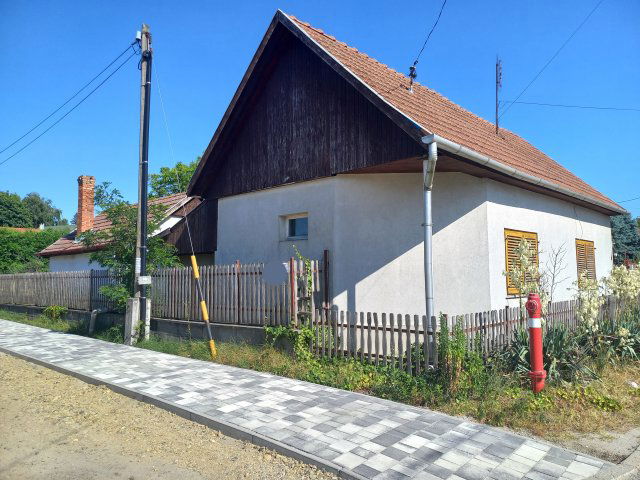 Eladó családi ház, Erdőkertesen 46.5 M Ft, 2 szobás