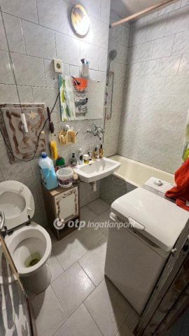 Eladó téglalakás, Pápán 31.9 M Ft, 2+1 szobás