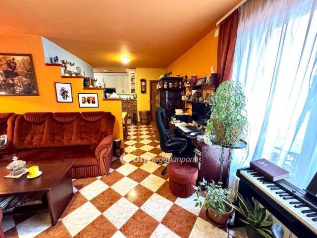 Eladó családi ház, Nyúlon 149.5 M Ft, 4 szobás