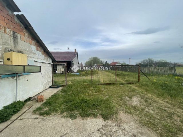 Eladó mezogazdasagi ingatlan, Domaszéken 160 M Ft