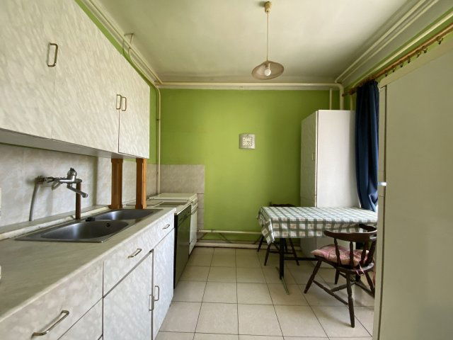 Eladó családi ház, Kisbéren 48 M Ft, 8 szobás